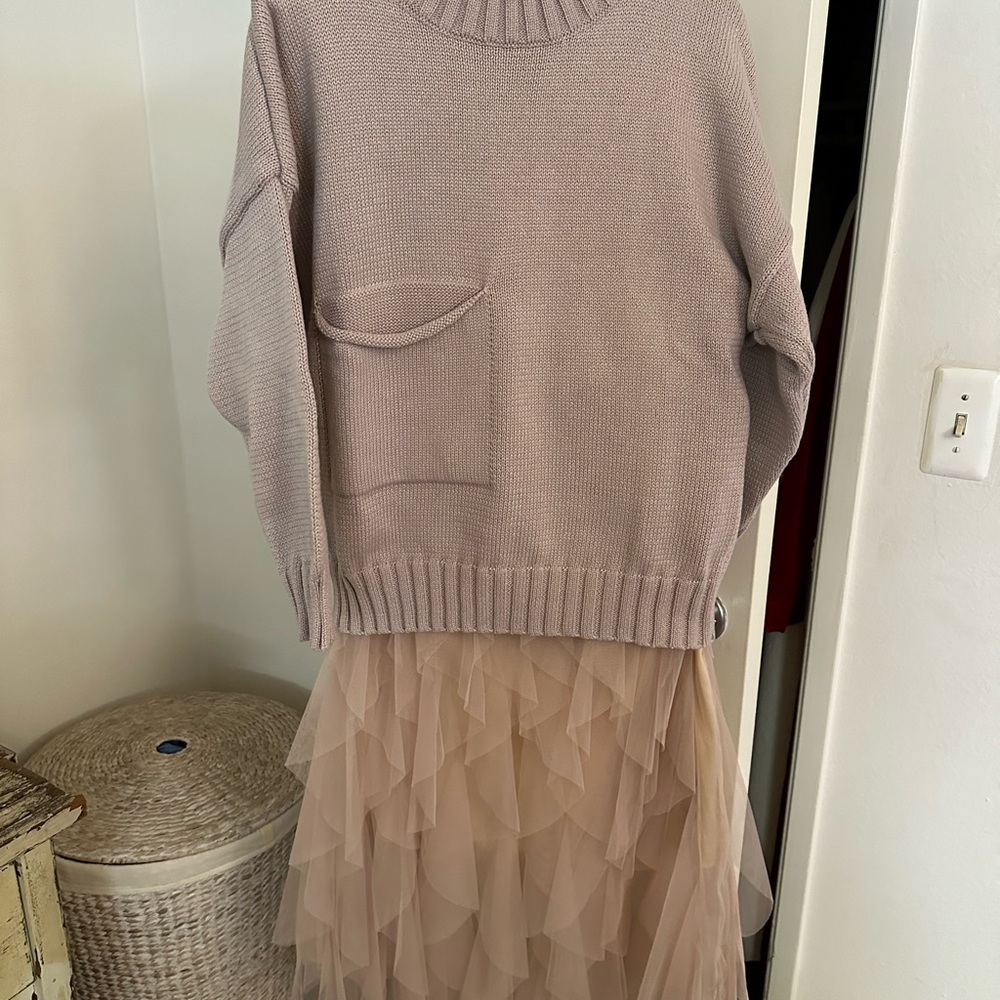 NWOT Ruffle skirt. - Picture 2 of 4
